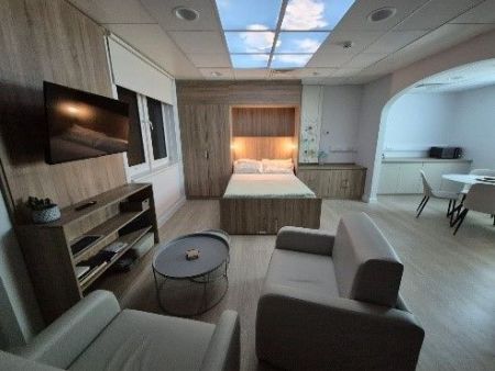 Maternity Swan Suite.jpg
